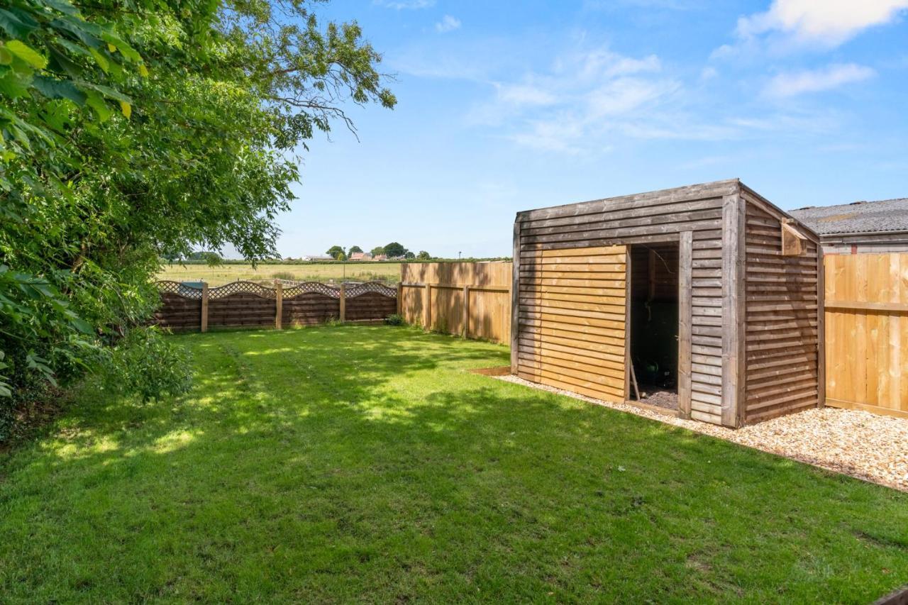 Old Stables, Little Ballthorns Farm Cold Ashton Экстерьер фото